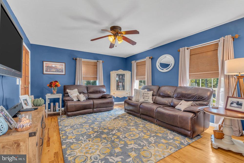 87 N MAPLE AVENUE