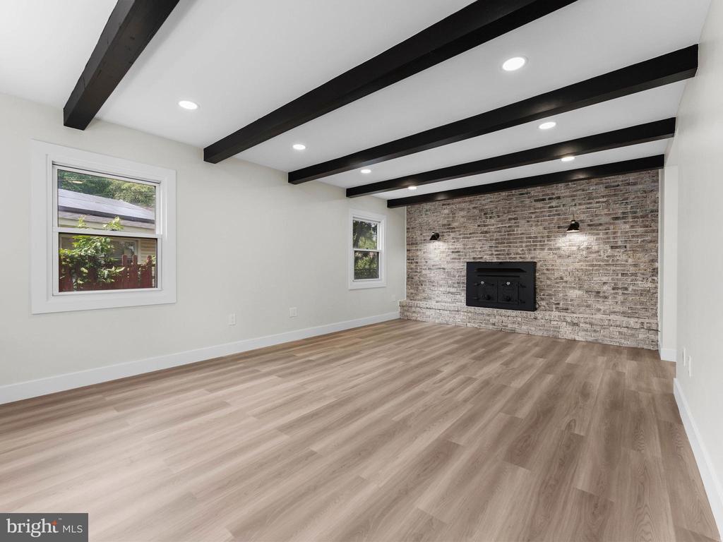 103 HILLCREST LANE