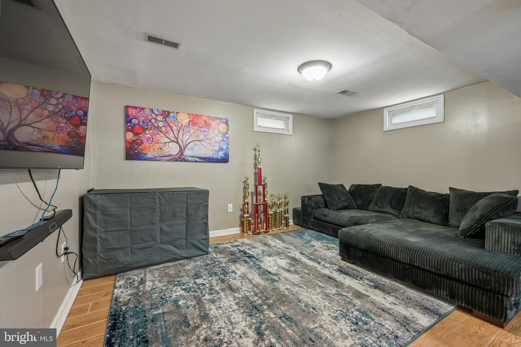 402 WISCONSIN TRAIL