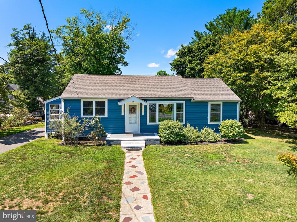 16 SOUTH MAPLE AVENUE