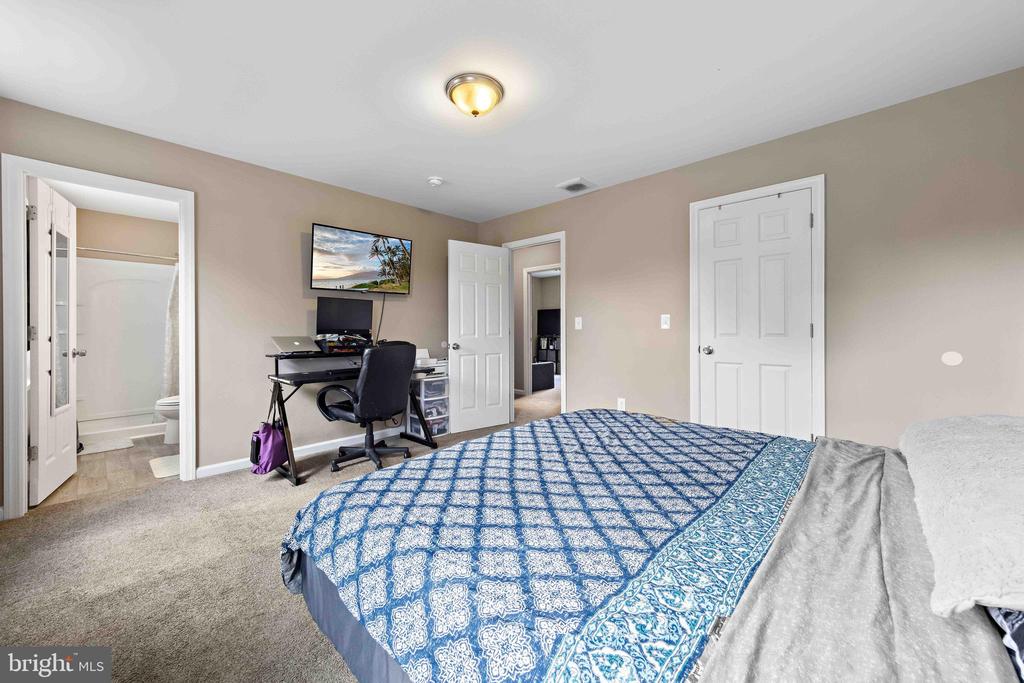 4 ELMWOOD AVENUE