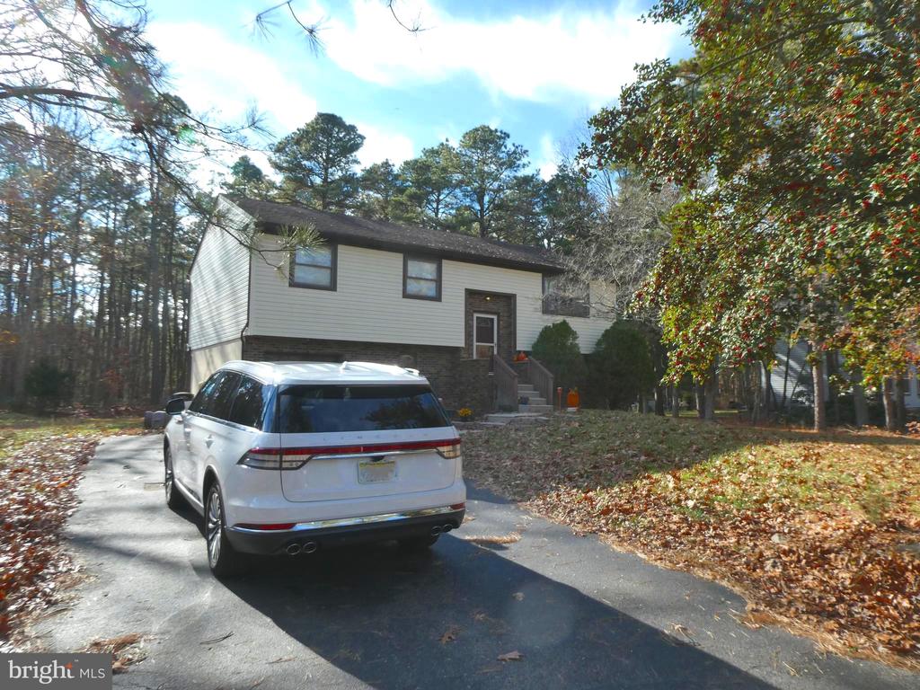 827 ANTHONY ROAD