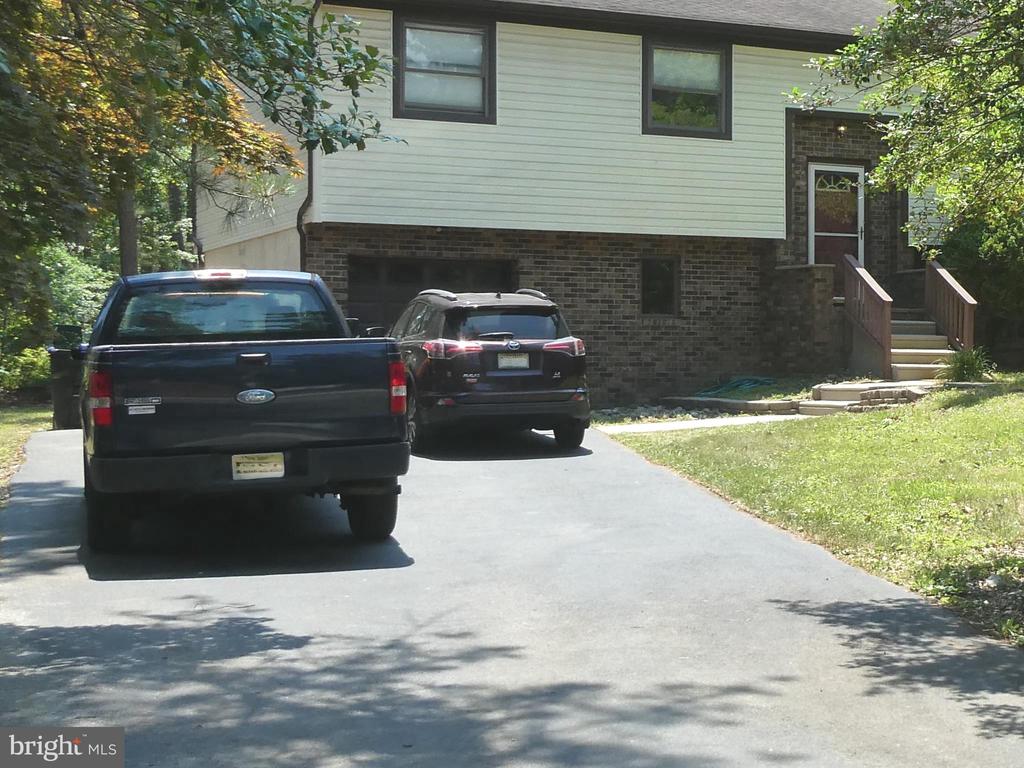 827 ANTHONY ROAD