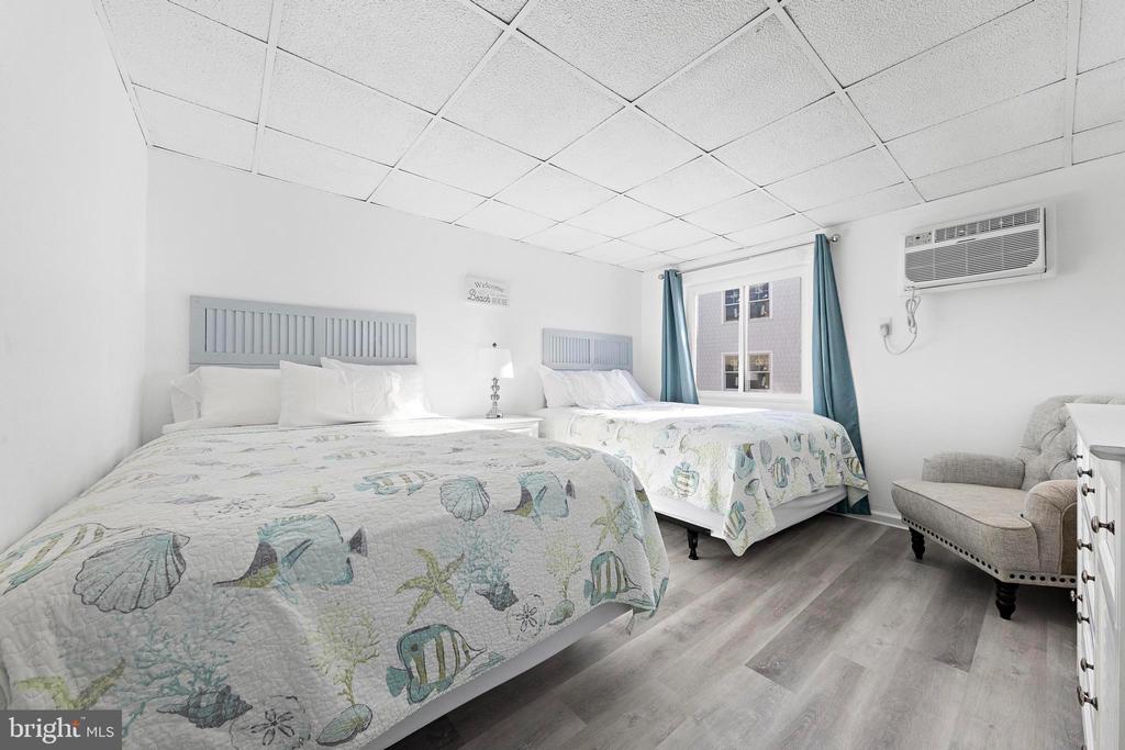 313 E GLENWOOD AVENUE Unit: 103