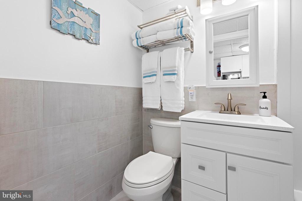 313 E GLENWOOD AVENUE Unit: 103