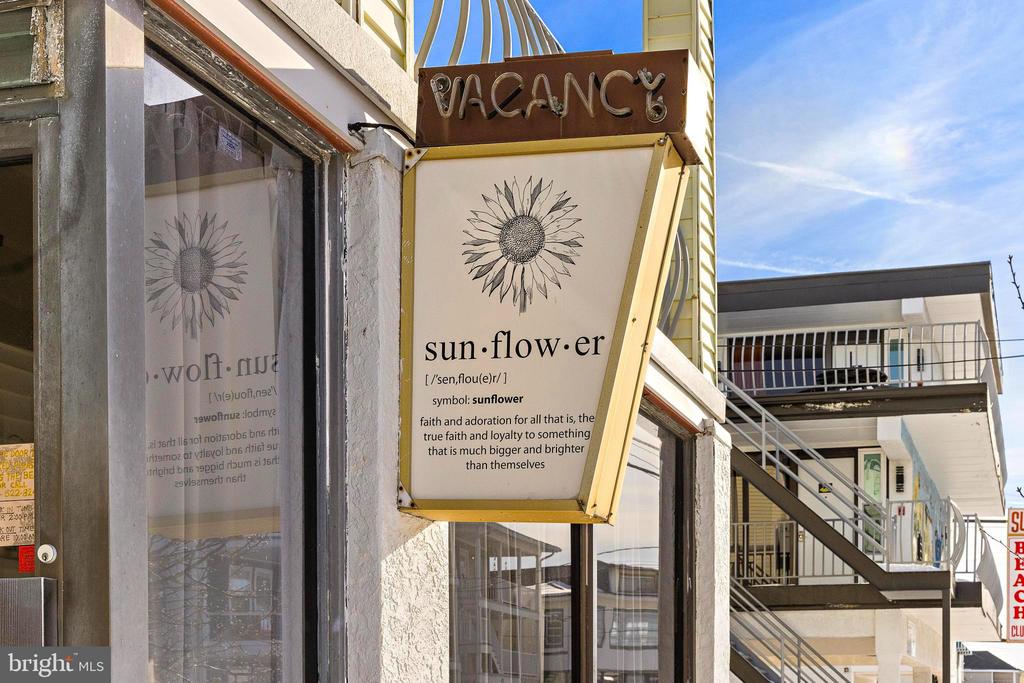 313 E GLENWOOD AVENUE Unit: 103