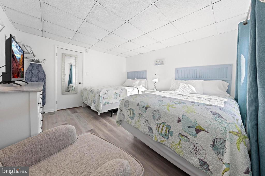 313 E GLENWOOD AVENUE Unit: 103