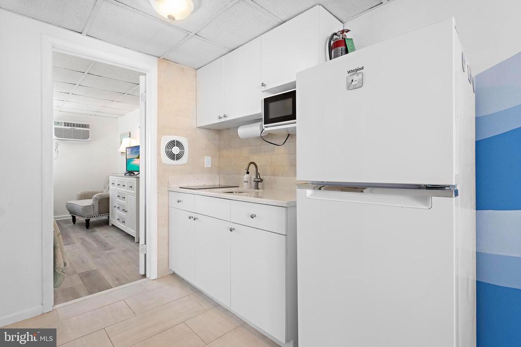 313 E GLENWOOD AVENUE Unit: 103