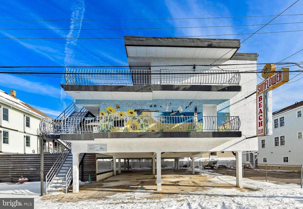 313 E GLENWOOD AVENUE Unit: 103