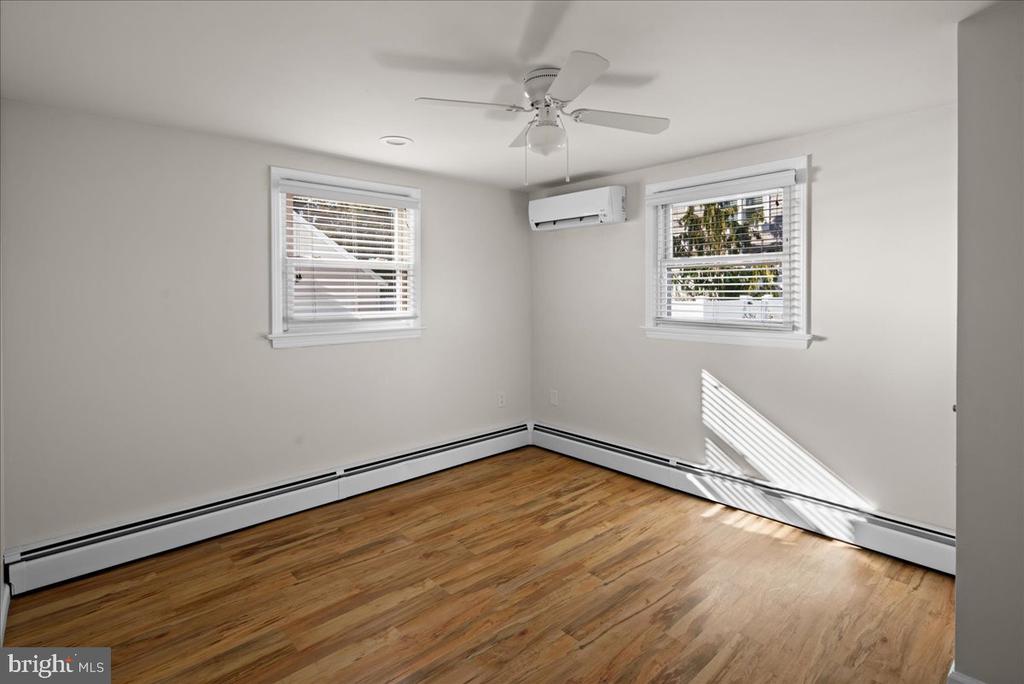 242 W 15TH ST Unit: 1