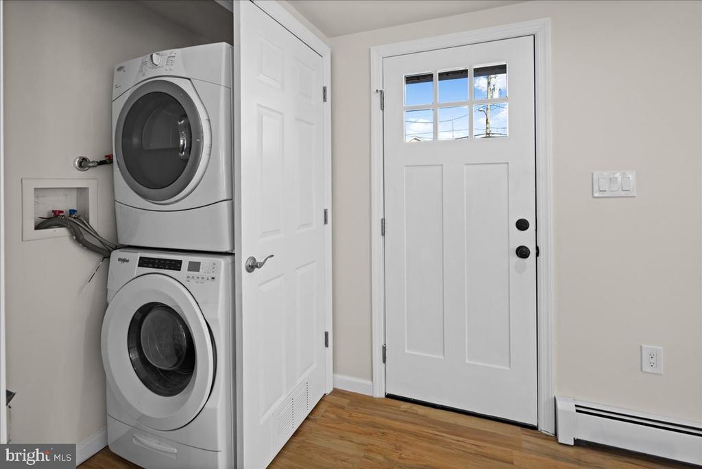 242 W 15TH ST Unit: 1