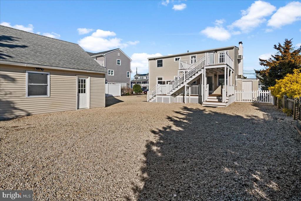242 W 15TH ST Unit: 1