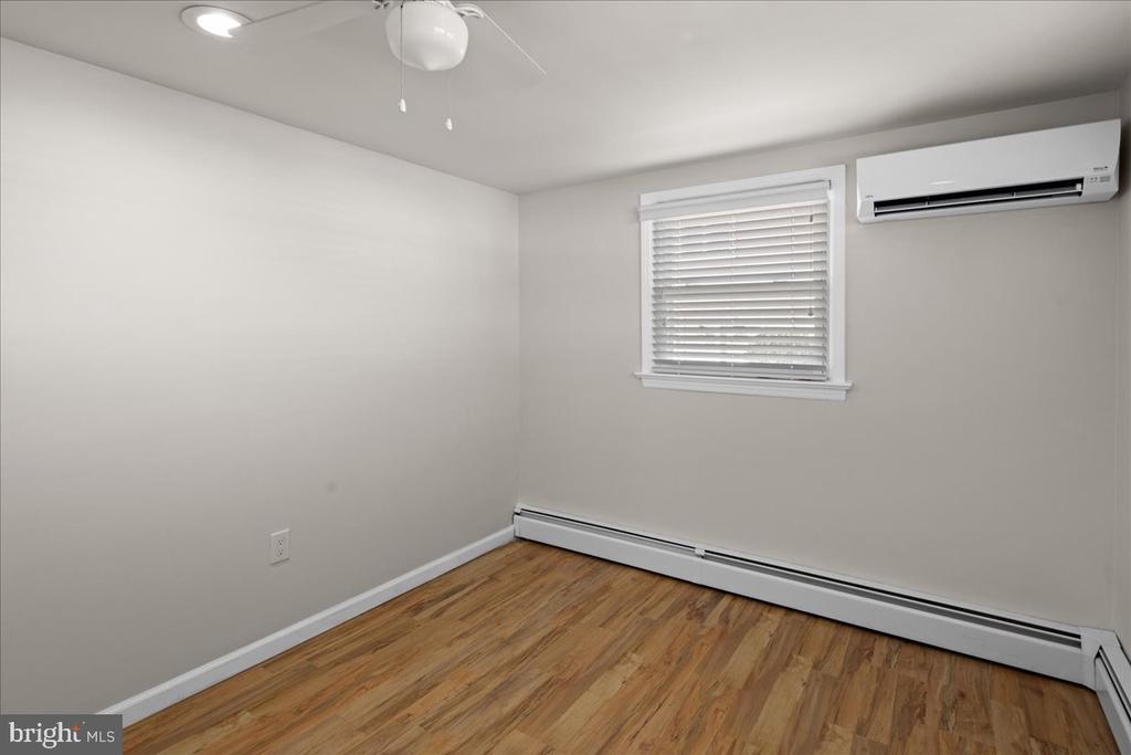 242 W 15TH ST Unit: 1