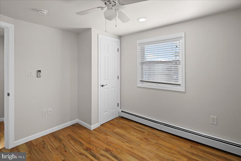 242 W 15TH ST Unit: 1