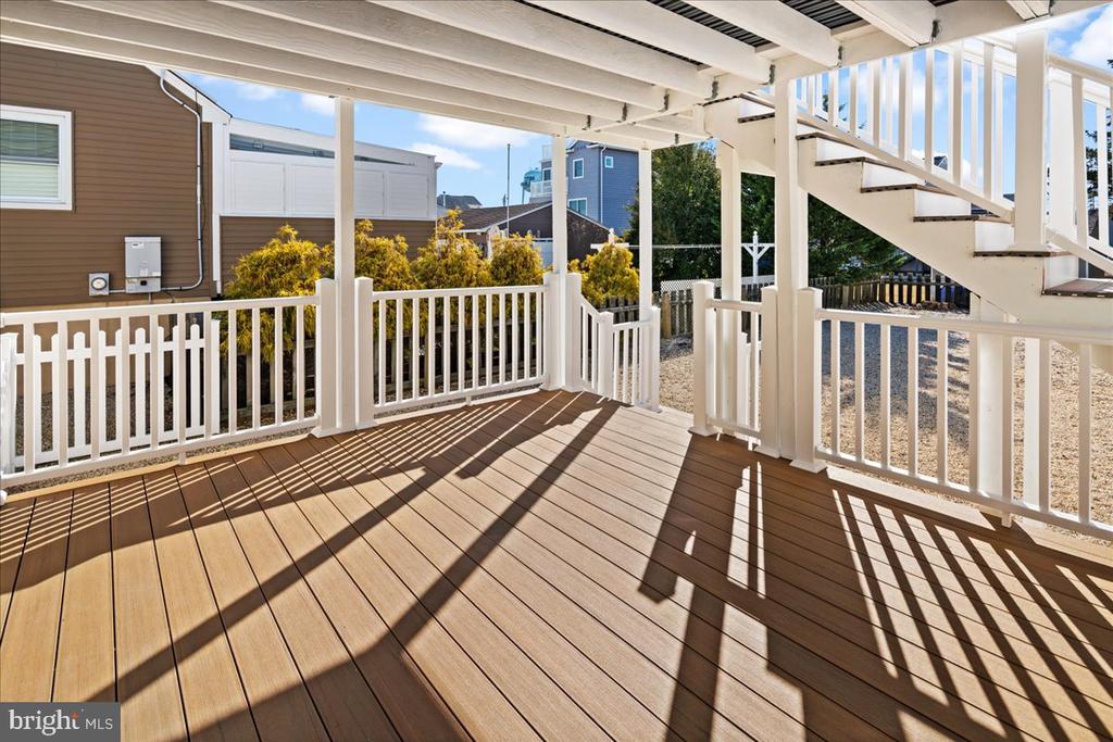 242 W 15TH ST Unit: 1