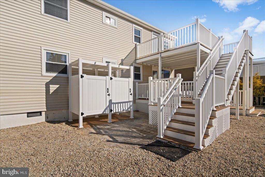 242 W 15TH ST Unit: 1