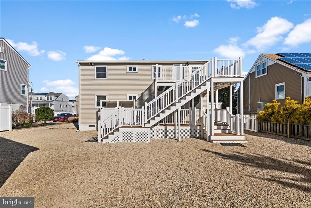 242 W 15TH ST Unit: 1