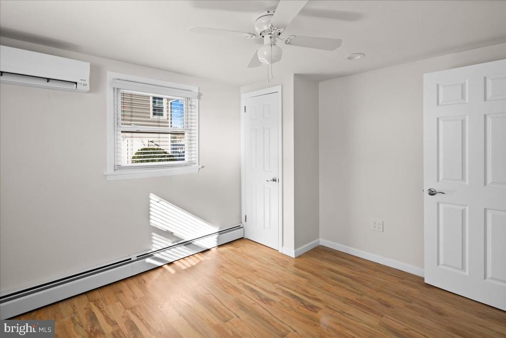 242 W 15TH ST Unit: 1