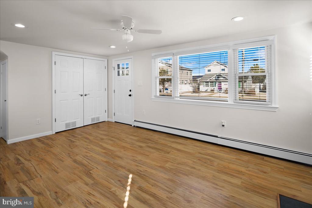 242 W 15TH ST Unit: 1