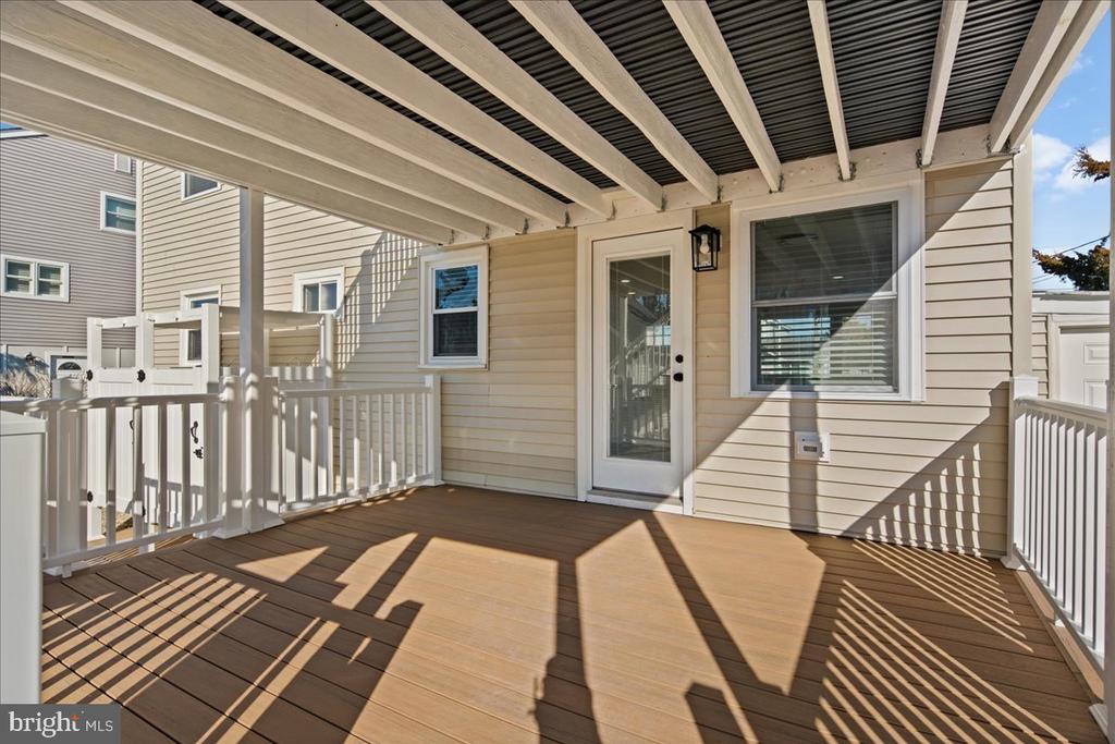 242 W 15TH ST Unit: 1