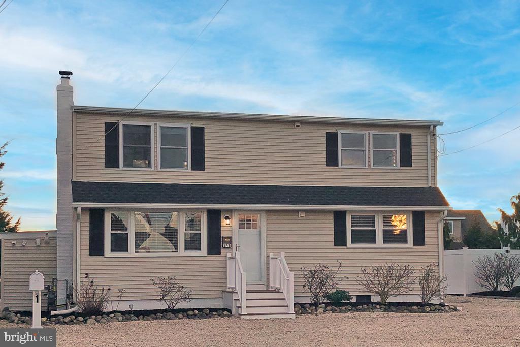 242 W 15TH Unit: 2
