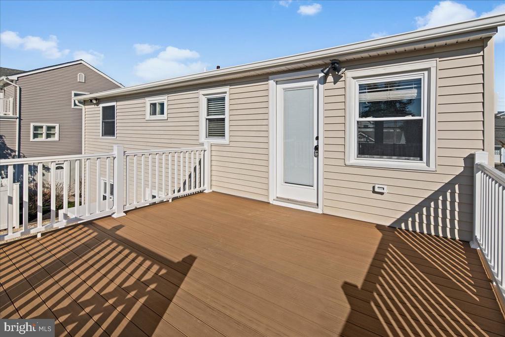 242 W 15TH Unit: 2