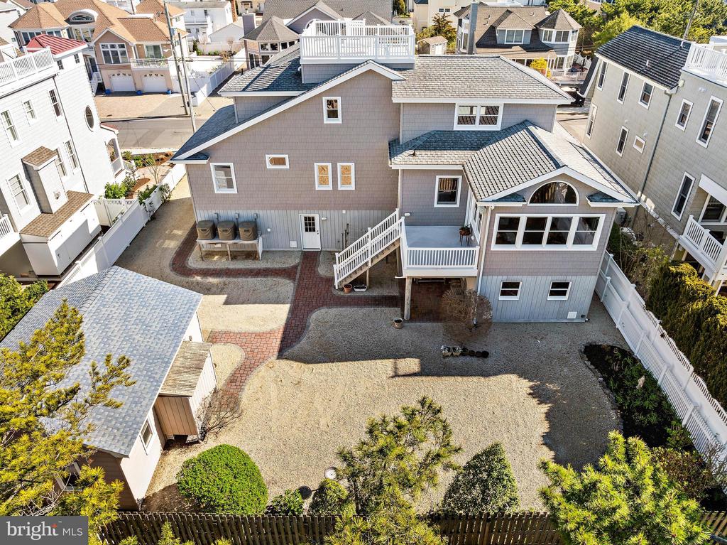 18 E COUGHLAN (72ND ST) AVENUE