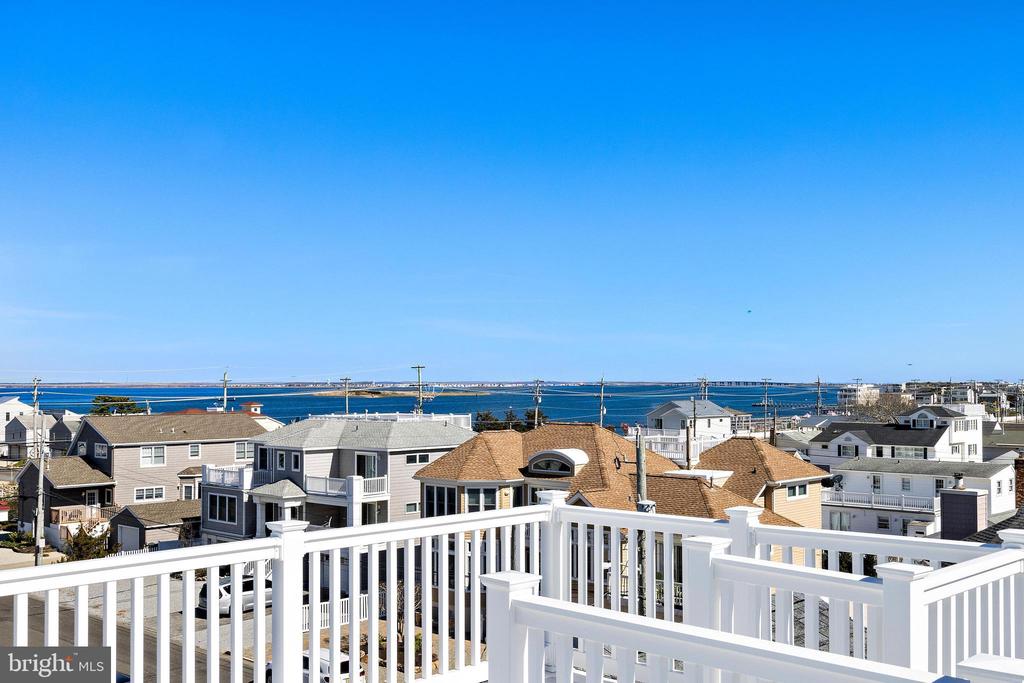 18 E COUGHLAN (72ND ST) AVENUE