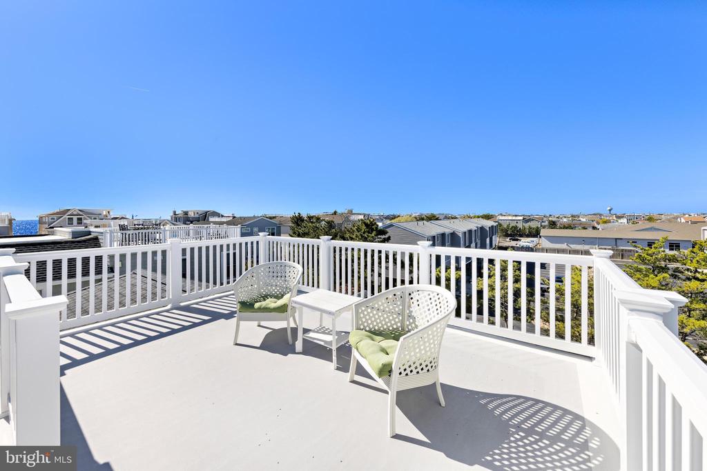 18 E COUGHLAN (72ND ST) AVENUE