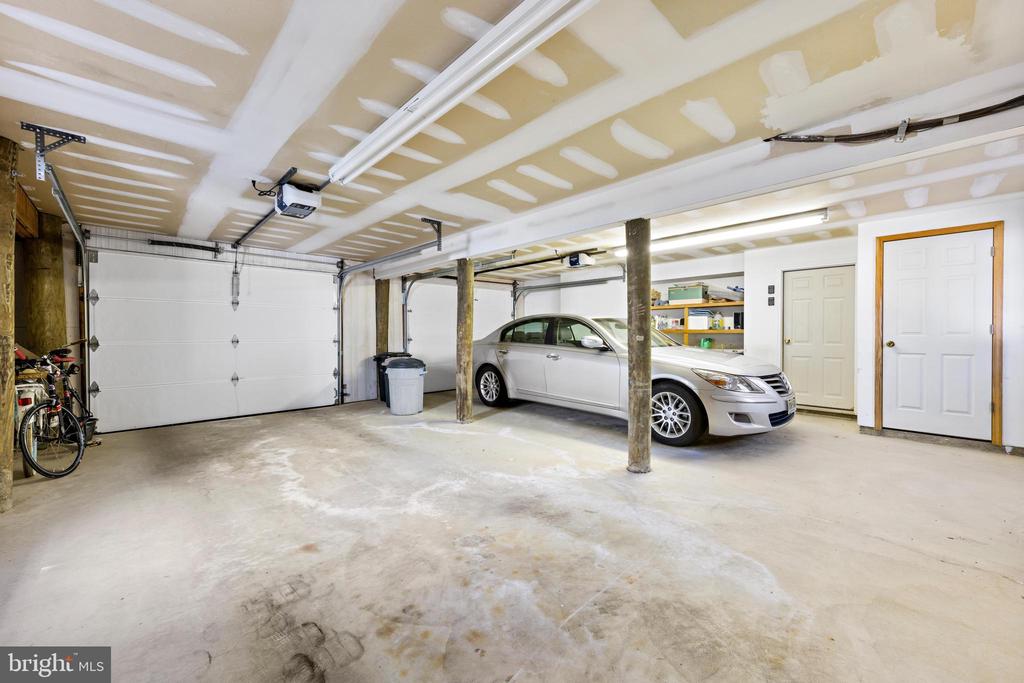 18 E COUGHLAN (72ND ST) AVENUE