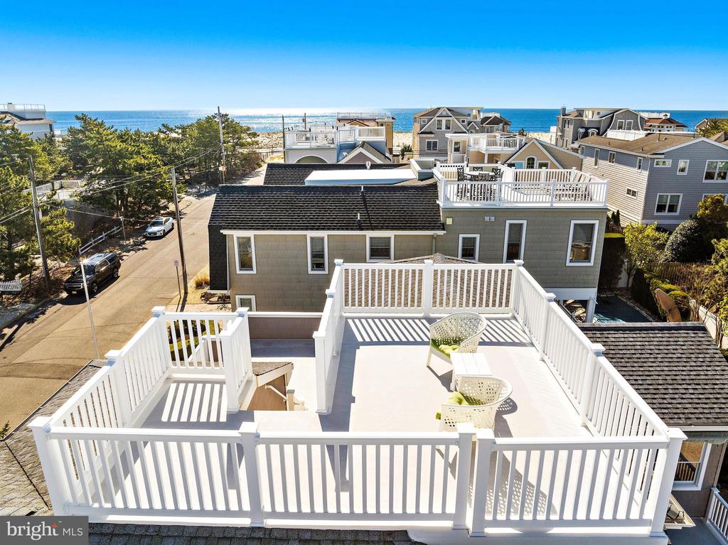 18 E COUGHLAN (72ND ST) AVENUE