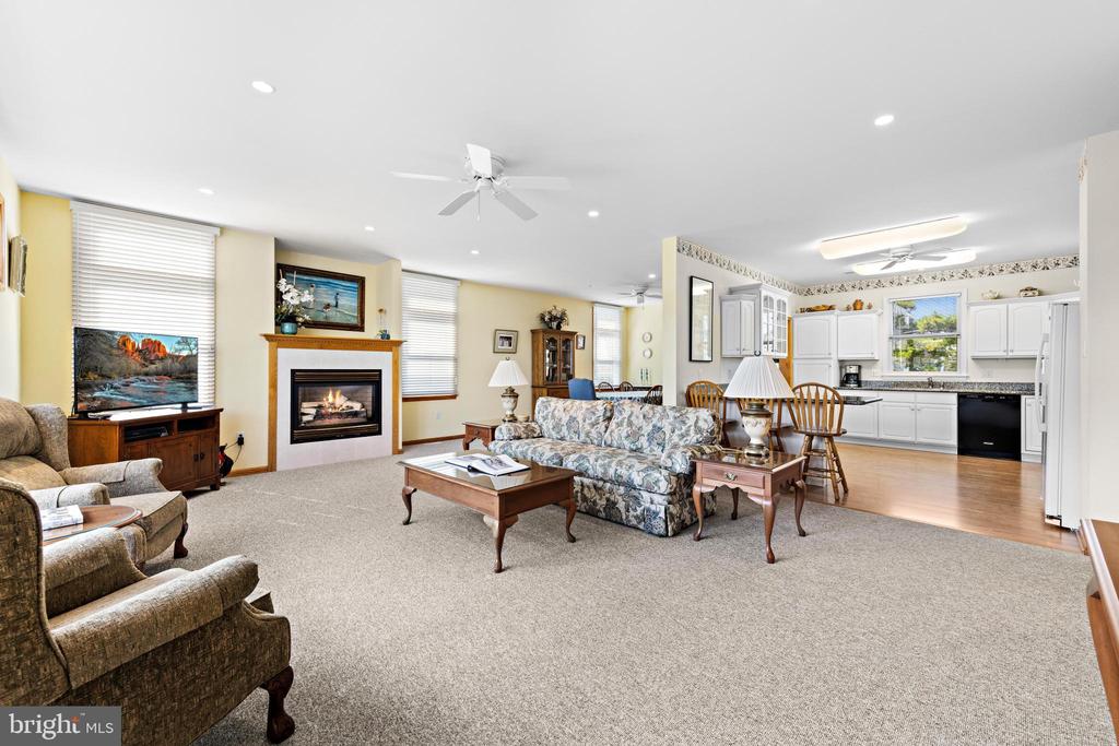 18 E COUGHLAN (72ND ST) AVENUE