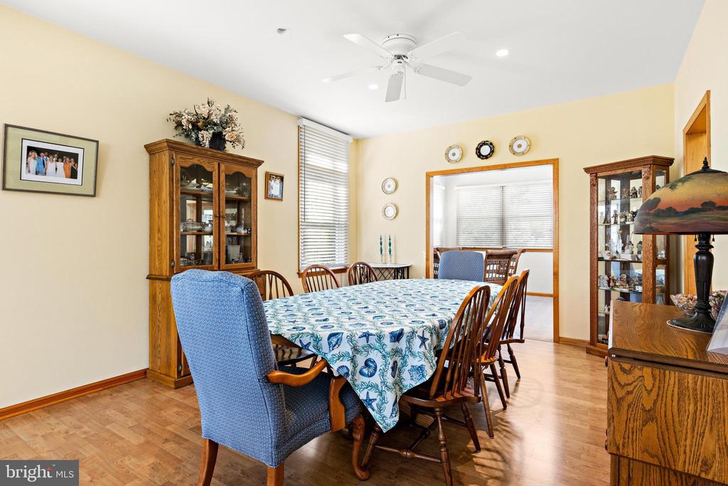 18 E COUGHLAN (72ND ST) AVENUE