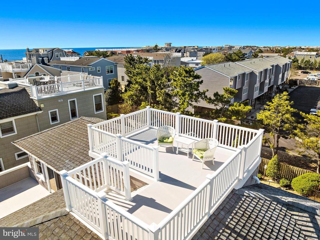 18 E COUGHLAN (72ND ST) AVENUE