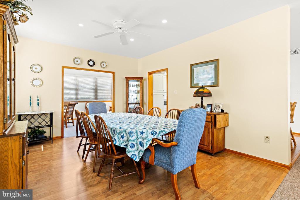18 E COUGHLAN (72ND ST) AVENUE