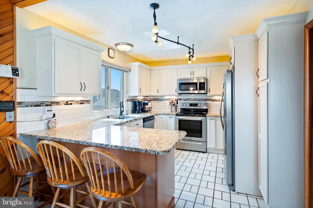 34 W JEANETTE AVENUE