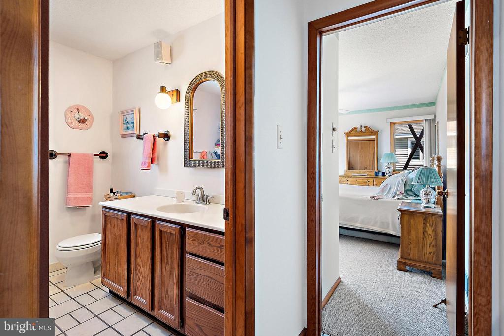 34 W JEANETTE AVENUE