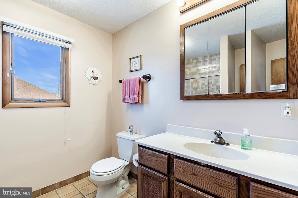 34 W JEANETTE AVENUE