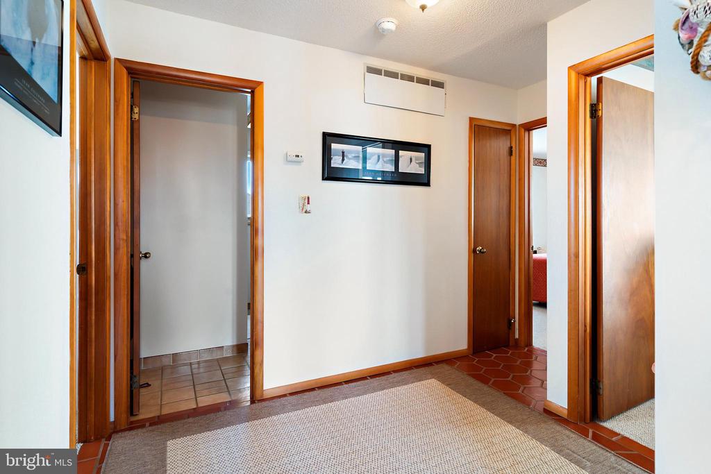 34 W JEANETTE AVENUE