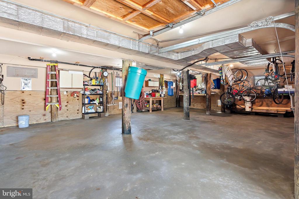 34 W JEANETTE AVENUE