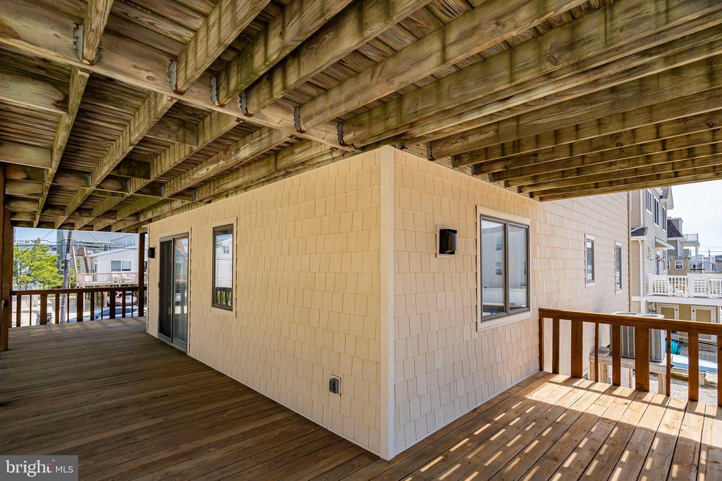 34 W JEANETTE AVENUE