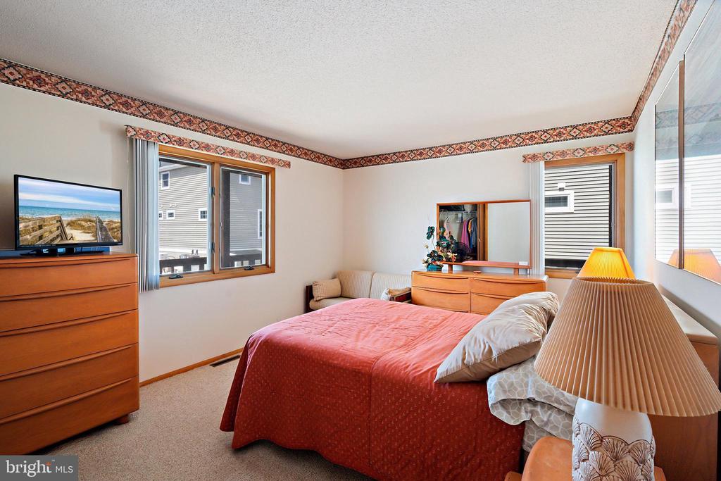 34 W JEANETTE AVENUE