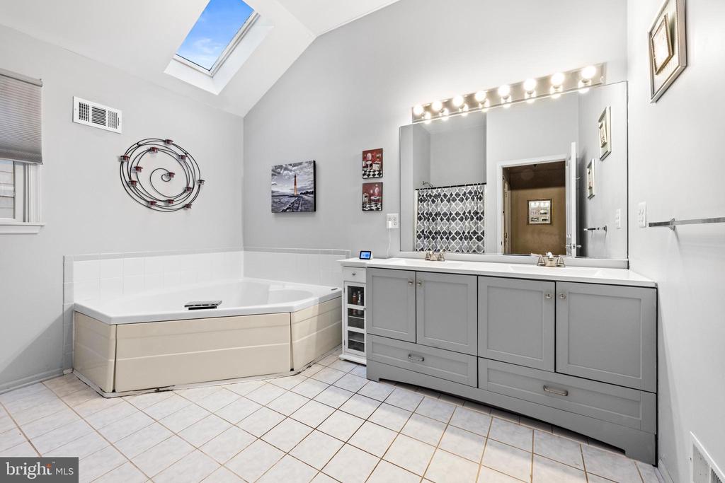 293 TACKLE AVENUE