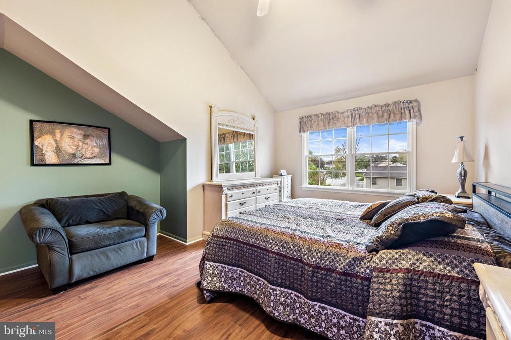 293 TACKLE AVENUE