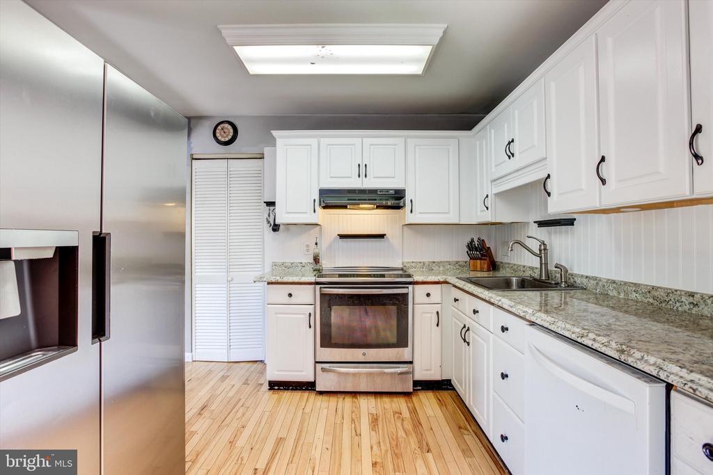 216 2ND AVENUE