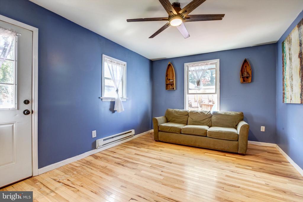 216 2ND AVENUE