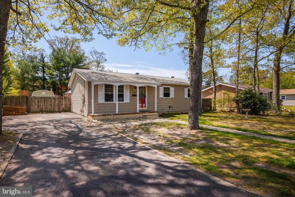 216 2ND AVENUE