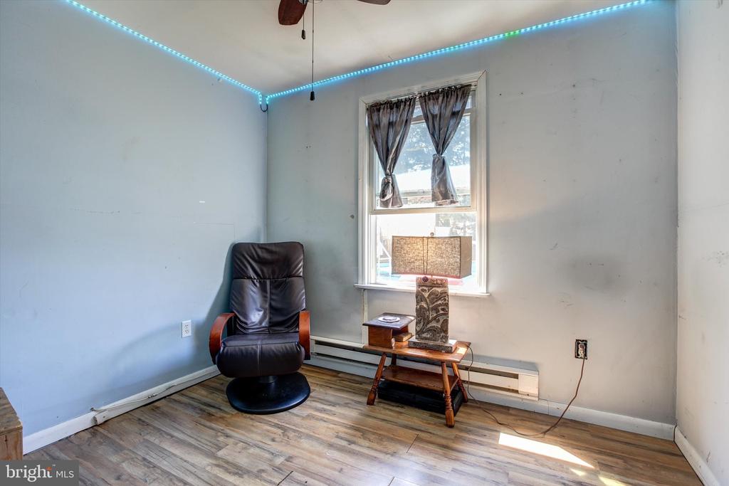 216 2ND AVENUE