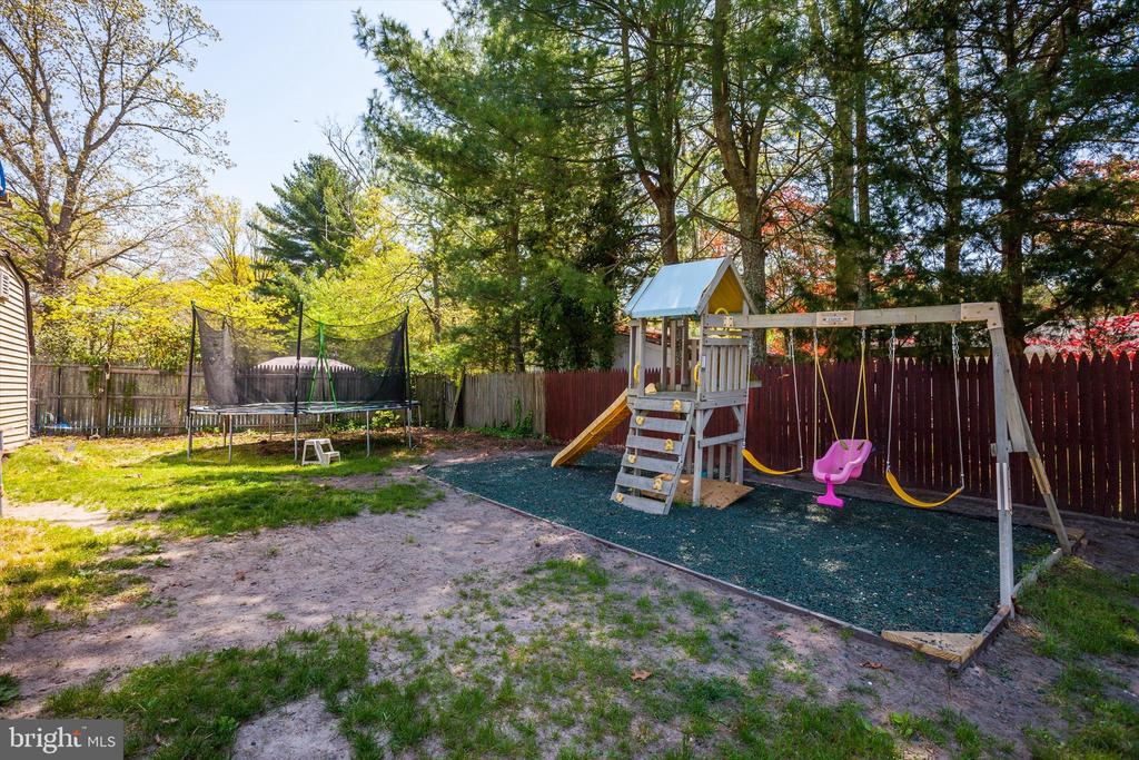 216 2ND AVENUE