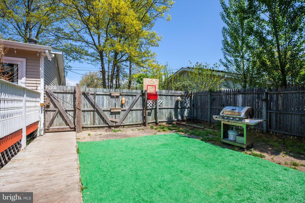 216 2ND AVENUE
